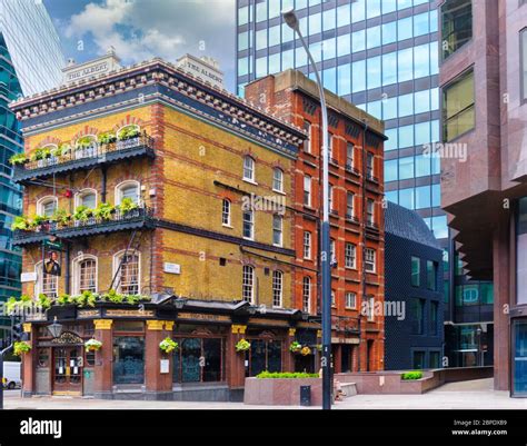 albert pub  victoria street stock photo alamy