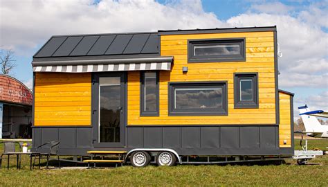 tiny house marie tiny house bar tof