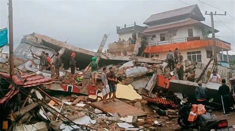 Indonesia Ascienden A 46 Los Muertos Y 700 Los Heridos Por El Terremoto En La Isla De Java