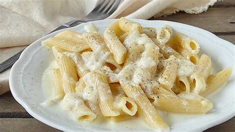 Pasta Ai Formaggi Il Pranzo Saporito In Minuti Burrofuso