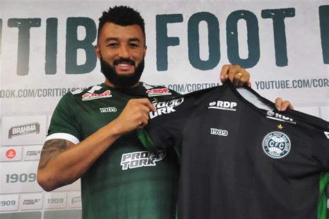 Coritiba Contrata O Goleiro Alex Muralha Placar O Futebol Sem