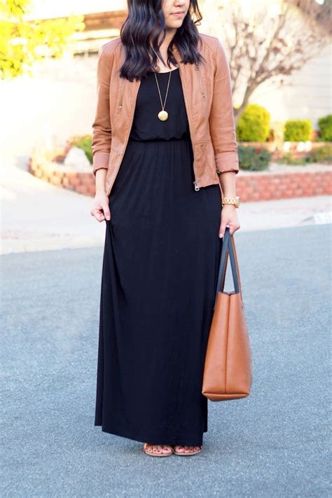 A Tip For Wearing Maxi Dresses In Cooler Weather Maxi Outfits Maxi Dress Outfit Maxi Dress