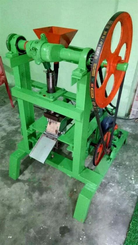 Mild Steel Camphor Machine Production Capacity 15 Kg Hr 150 Strokes