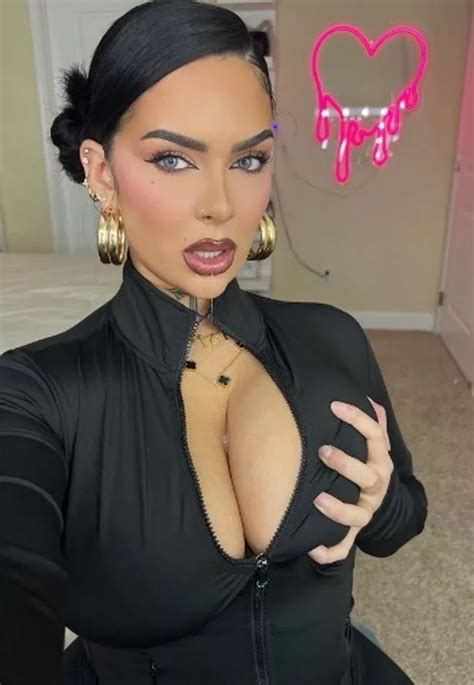 Model Who Gave Sex Act To Seven Nba Players Drools On Boobs In