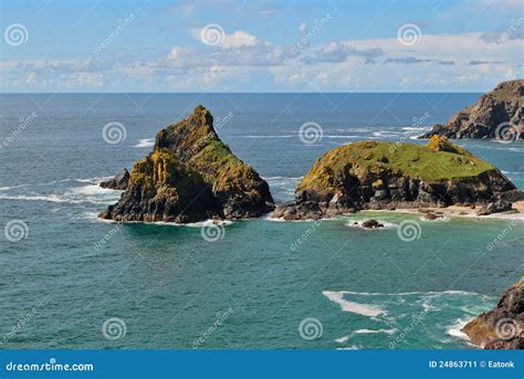 Cove in cornwall stock image. Image of green, horizon - 24863711