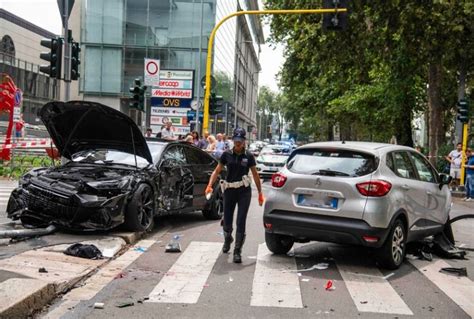 Morto Il Ragazzo Travolto Da Un Auto Sul Marciapiede A Milano