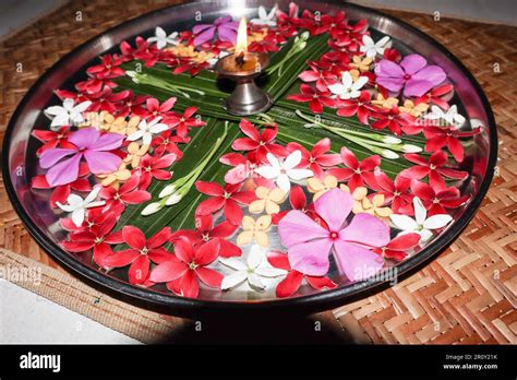 Aarti Ki Thali Or Puja Thaali Decorated With Fresh Flowers Aarti Thali