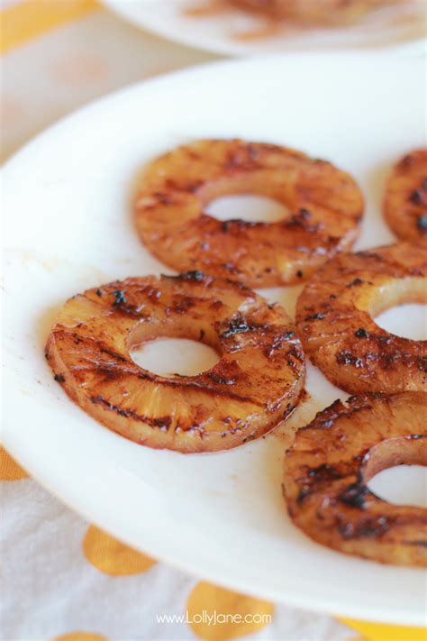 Grilled Pineapple With Cinnamon Sugar Glaze