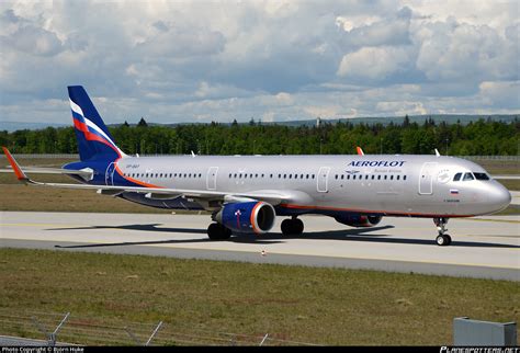 VP BAY Aeroflot Russian Airlines Airbus A321 211 WL Photo by Björn