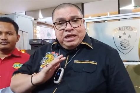 Penuhi Panggilan Penyidik Atas Laporan Hotman Paris Razman Arif