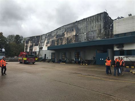 The Battle Against A Huge Fire In Bracknell Berkshire Live