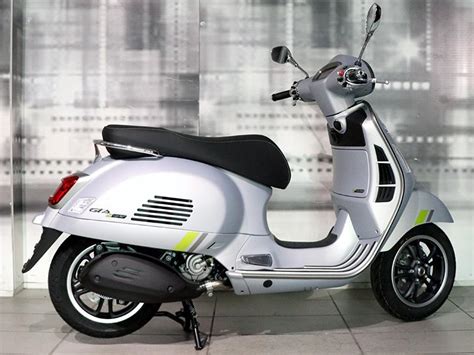 Piaggio Vespa Gts Supertech Hpe Abs Colore Grigio Entusiasta Matt