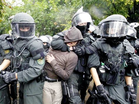 Stuttgart Demonstration Polizeichef Traute Eigenen Beamten Nicht