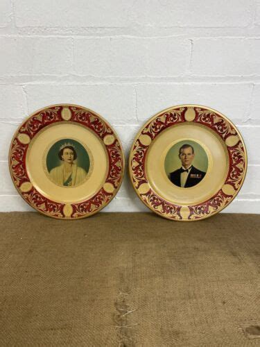 Superb Tin Plates Queen Elizabeth Ii And Prince Philip Portland Ware