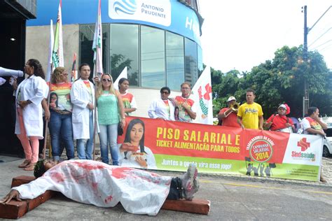 Ato no Hospital Antônio Prudente reforça pressão pela Convenção