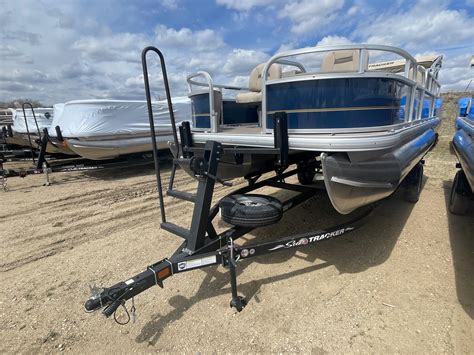 New Sun Tracker Bass Buggy Dlx Minot Boat Trader