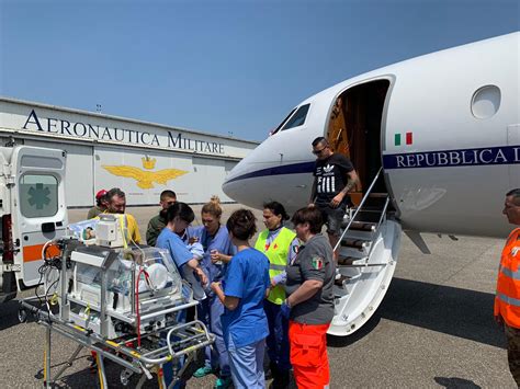 Aeronautica Militare Trasporto Aereo Urgente Per Neonato In Imminente