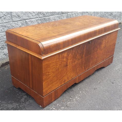 Lane Furniture Waterfall Art Deco Flame Mahogany Cedar Blanket Chest