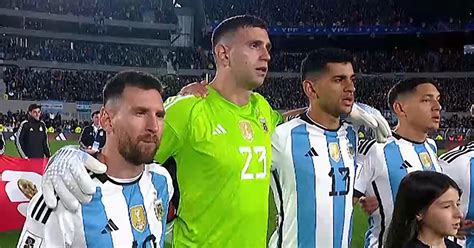 El Regalo Que Recibió Messi En El Himno Nacional Argentino En La Previa