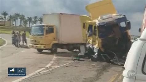 Batida Entre Caminhões Deixa Dois Feridos E Causa Lentidão No Anel