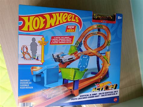 Hot Wheels Action Vertical Figure 8 Hobbies Toys Toys Games On