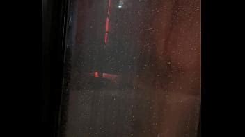 Exquisita madura duchándose después de coger XVIDEOS