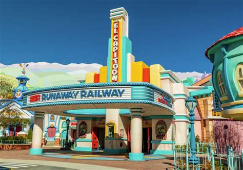 El Capitoon Mickey Minnies Runaway Railway Pirates And Princesses