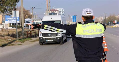 Araç sahipleri dikkat Yürürlüğe girdi Trafik cezaları cep yakacak