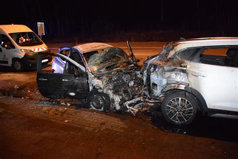 Unfall In Hamburg Auto Geht In Flammen Auf Mopo