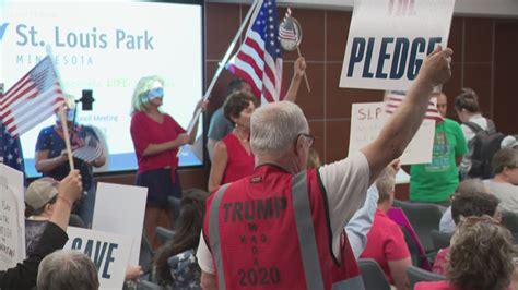 St Louis Park Reinstates Pledge Of Allegiance After Trump Tweets