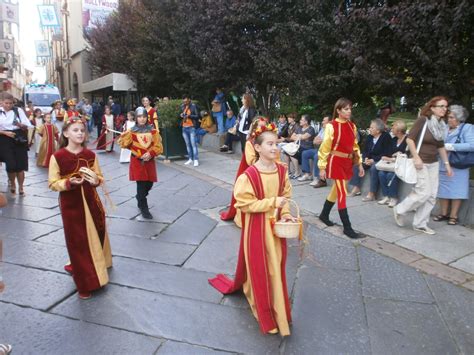 Sfilata Storica Dei Bambini Palio Di Asti Sfilata Storica