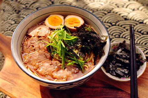 How To Cook Japanese Style Pork Ramen Think Recipe