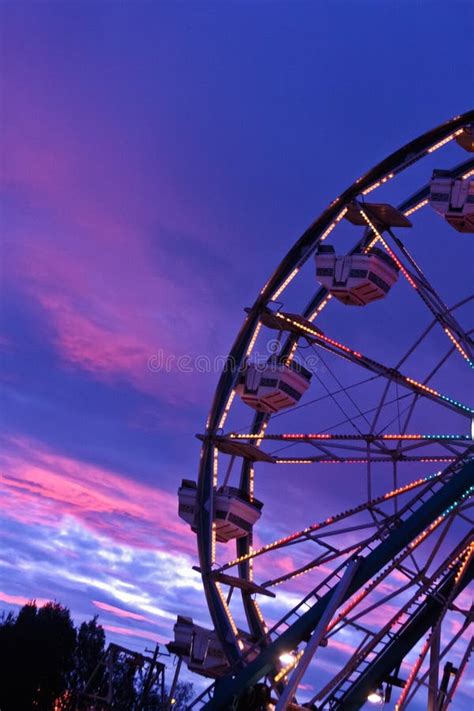 Ferris Wheel At Sunset Stock Image Image Of Fair Sunset 15562773