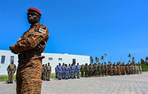 Burkina Faso Changements à la tête de l armée en guerre contre