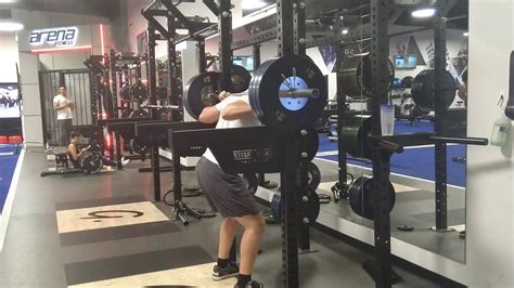 High pin squats set 1 @ 140 kg - YouTube