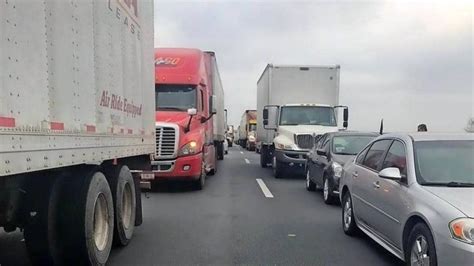 Accidente Causa Caos En Carretera N Laredo Abc Noticias