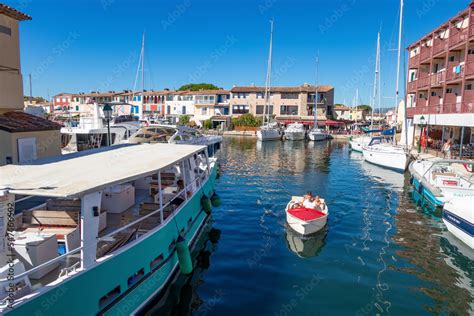 Foto De Port Grimaud Cit Lacustre Du Var Dans Le Golfe De Saint