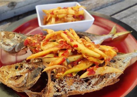 Resep Ikan Goreng Sambal Mangga Oleh Dila Abdullah Cookpad