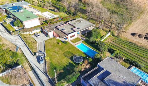 Casa Unifamiliare Con Giardino E Piscina In Vendita A Coldrerio