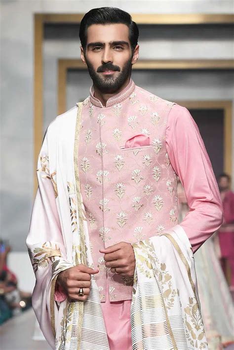 Stylish Shalwar Kameez Waistcoats Combinations For Men