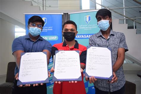 Pelajar Baharu Terima Insentif Kecemerlangan Yayasan Ump Umpsa News