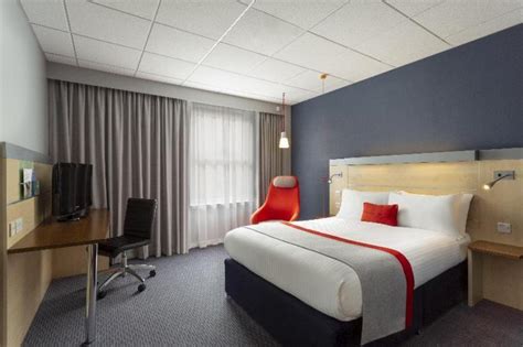 Holiday Inn Express Edinburgh City Centre, Edinburgh | 2021 Updated ...