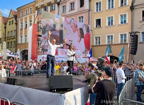 Donald Tusk na wiecu w Jeleniej Górze Oskarżam pisowski rząd