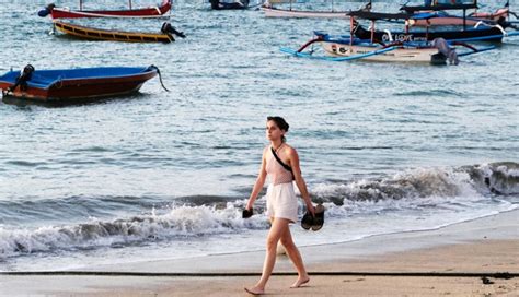 NUSABALI Perkembangan Kunjungan Wisman Di Bali