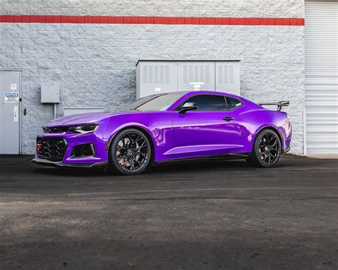 Purple Camaro ZL1 with VR Forged D05 Gloss Black 20 Inch Wheels in 2022 ...