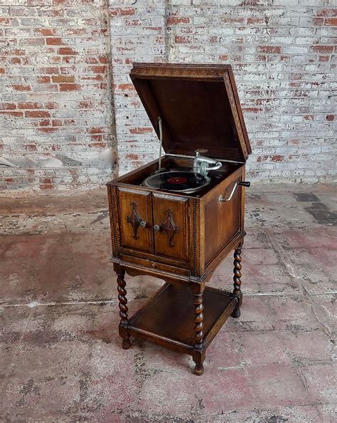 Itonia Hand Crank Gramophone Wbeautiful Carved Oak Cabinet C1910s