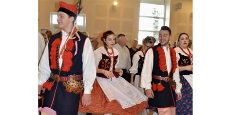 Saint Vallier Lexpo 100 ans décole polonaise pour débuter l