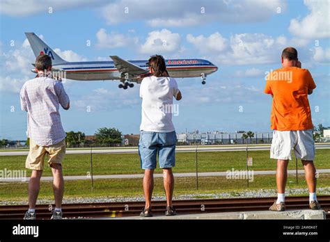 Miami Florida Aeropuerto Internacional MIA Avistador De Aviones