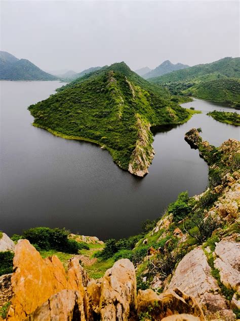 Bahubali Hills A Beautiful Hidden Gem In Lake Badi Udaipur Tripoto