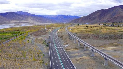 Bridges and Tunnels: National Expressway Lhasa to Shigatse